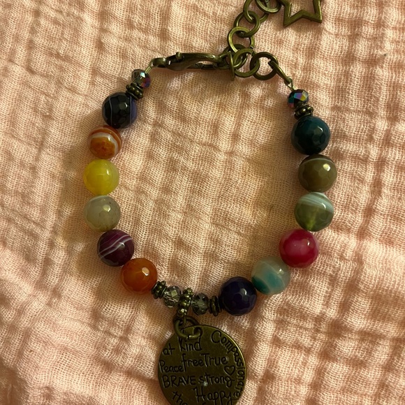 Bracelets - Picture 4 of 9